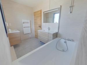 Villas Villa moderne et spacieuse aux Rousses, proche ski, jusqu-a 12 pers. - FR-1-834-6 : photos des chambres