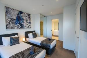 Prima Pearl - Contemporary Apartment with Balcony by Casino and MCEC