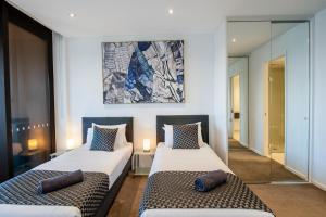 Prima Pearl - Contemporary Apartment with Balcony by Casino and MCEC