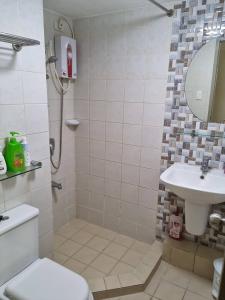 Cozy Guest Room in Cebu City with Private Entrance and Shared Pool
