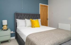 The Whitehouse M6, Junction 10 With Parking