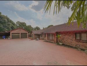 Valley Inn Guest House, Accommodation 17 Elizabeth Ave, Rivonia, Sandton, 2191