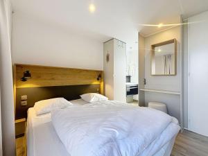 Maisons de vacances Mobil-home Grand Confort: 2 ch, piscine, plage a 200m, parking, wifi - FR-1-361A-96 : photos des chambres