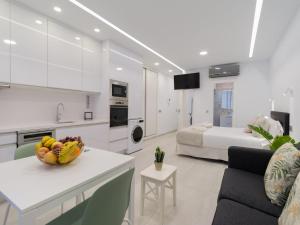 Apartment in Las Palmas by Playa de Las Canteras