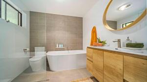 Surfers Rest - Stunning home 3 mins to beach