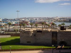 Apartment in Las Palmas near Playa de Las Canteras