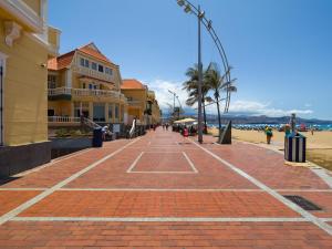 Apartment by Playa de Las Canteras Beach