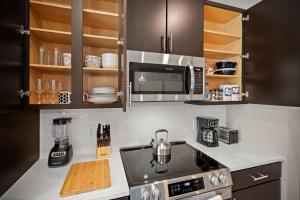 1 Bed Self Check-in pool Gym 30 plus Day Stays