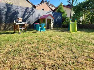 appartement 2 chambres, jardin privé et garage