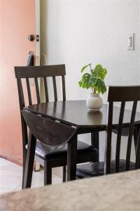 101 -Fully Furnished 1BR Suite-Prime Location