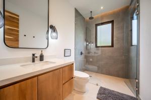 Gated Luxury Villa with Guest House