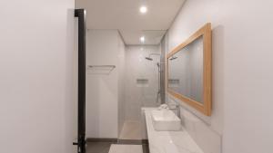 Casa de River Nyanyi - 2BR Villa Private Pool with River and Jungle View