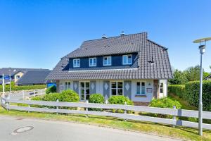 Gutshofhäuser Sellin - Haushälfte 1