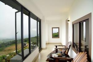 Ibex Resorts, Valparai Tale Rock