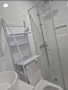 Modern Minimalist 1BR Condotel at BGC Taguig