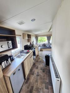 New 2 bed holiday home with decking in Rockley Park Dorset near the sea