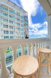 42 Chic City Escape for Three