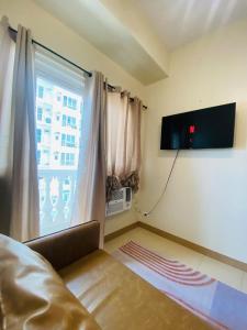 42 Chic City Escape for Three