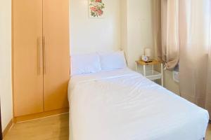 42 Chic City Escape for Three