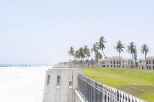 Al Shatti Villas