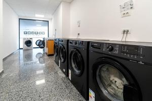 Downtown Urban Studio w Balcony Vol 2