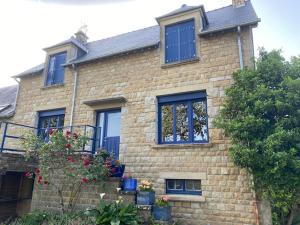 B&B / Chambres d'hotes Domaine La Perruche Parenthese poetique Vue Mont-Saint-Michel & Petit-dejeuner festin : photos des chambres