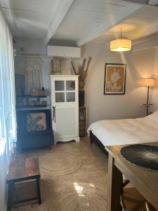 Chambre indépendante au Joli Mazet à Nîmes idéalement situé entre la garrigue et la ville