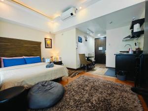 Cozy Private Hotel Suite with Bath Tub and Free Pool Access