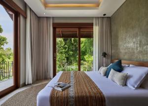 3 BR Barani Villa Tanah Lot with Rice Paddy View & Private Pool