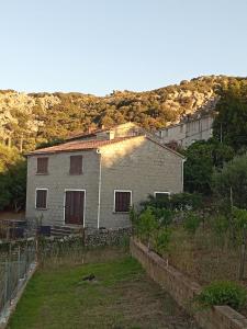 Maisons de vacances Casa di Purgu : Maison 3 Chambres 