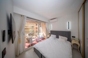 Luxe 1 minute a pied du Martinez plage shopping vu Mer