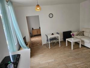 Appartements Gitedelatournelleauxerre : photos des chambres
