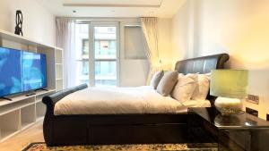 2 Bedroom - 2 Bathroom Apartment High Street Kensington
