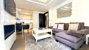 2 Bedroom - 2 Bathroom Apartment High Street Kensington