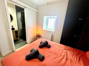 Maisons de vacances Koquillage, Cozy House with Hot Tub, GR34, 10 people : photos des chambres