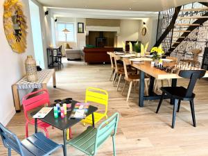 Maisons de vacances Koquillage, Cozy House with Hot Tub, GR34, 10 people : photos des chambres