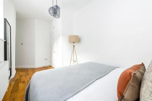 Hyde park 2 BR Comfort living