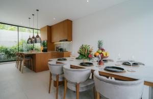 Modern 3BR Private Pool Villa 5-min Beach