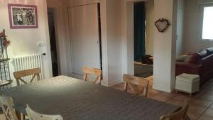 Appartements Maison avec grand jardin au coeur de la ville : photos des chambres