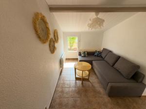 Maisons de vacances L-Inoubliable, Mazet climatise pour 8 personnes avec tennis et piscine collective a Valcros, La Londes-Les-Maures : photos des chambres