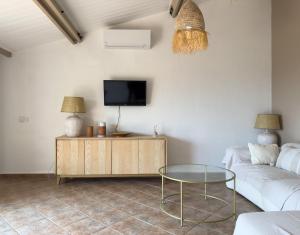 Maisons de vacances L-Inoubliable, Mazet climatise pour 8 personnes avec tennis et piscine collective a Valcros, La Londes-Les-Maures : photos des chambres