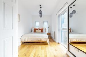 2BR comfy living in Queensway