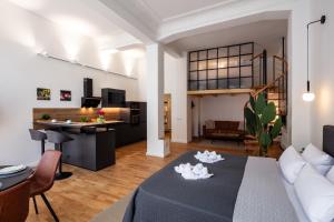 NEU! City-Loft-Apartment im Goethe Palais I 5P I Lift I Parkplatz I Zentrum I Helios