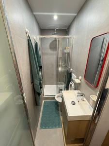 Appartements Studio pres des champs Elysee : photos des chambres