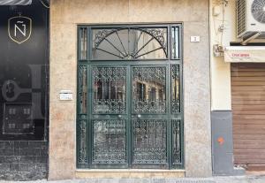 Historic Center Apartment with Balcony REMS