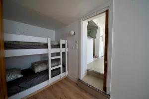 Maisons de vacances Maison avec jardin arbore et calme : photos des chambres