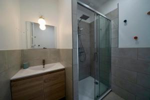 Maisons de vacances Maison avec jardin arbore et calme : photos des chambres