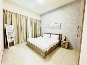 Luxury 1BR The Bay Scenic Canal Creek Outlook