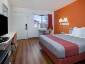 Deluxe Queen Room room in Motel 6-Oceanside CA