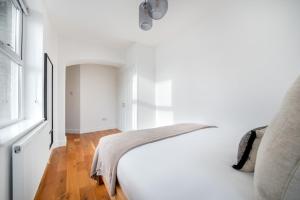 2 bedrooms flat in Hyde Park